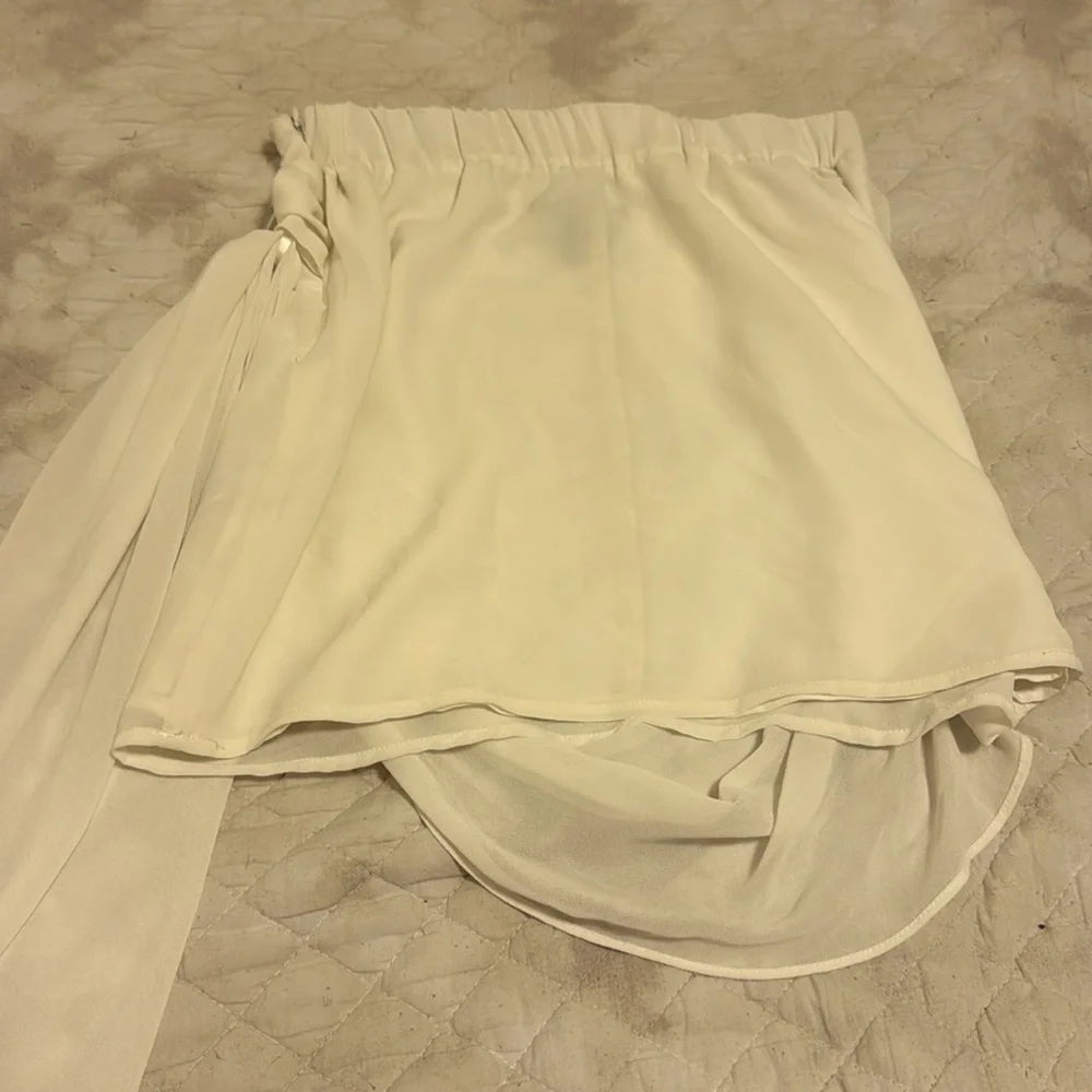 White Rouched Mini Skirt - Picture 3 of 5